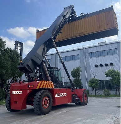 Kessler Reach Stacker mit ZF Automatikgetriebe und Cummins-Motor für Containerbearbeitung