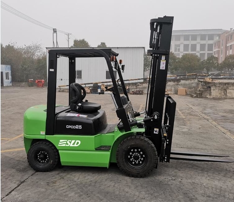 2 Ton Diesel Forklift Truck Lifting-Höhe 4000mm des Stadiums-Mast-2,5 mit Seitenverschiebung