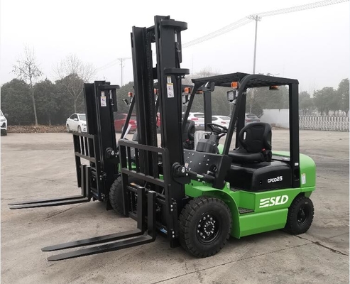 Niedriger Mast 3m/hoher Mast 5m 2,5 Ton Diesel Forklift Truck