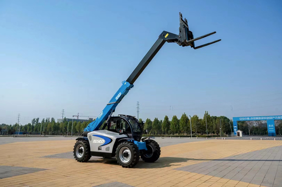 Geländegängiger Teleskoplader Teleskopstapler Mini 4x4 2,5 Tonnen 6m Hubhöhe