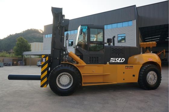 riesige FD300 30 Ton Heavy Lift Forklift Truck Ausrüstung 4000mm Mast-
