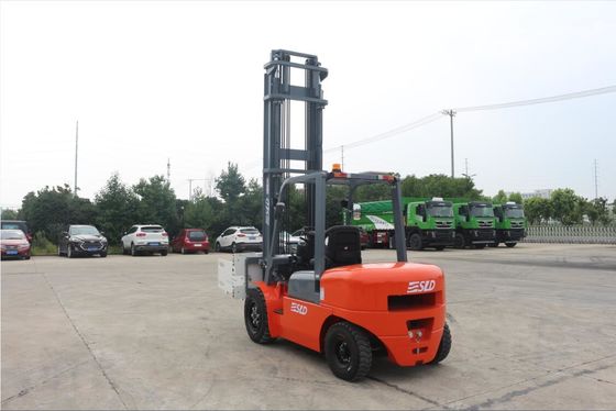Dieselgabelstapler ISUZU Engines FD40 8k 4t mit Ballen-Klammer
