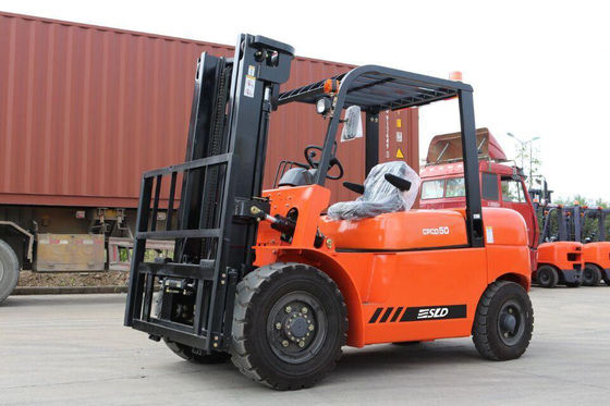 Dieselgabelstapler CPCD50 5 Ton Solid Tire Lock Function