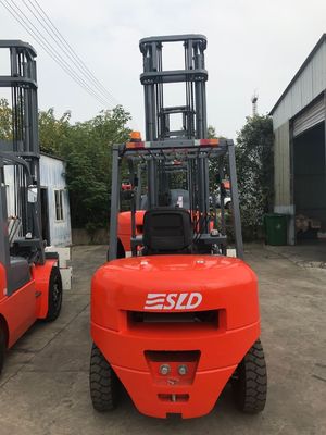 6m Mast, der Maschine 8k 4 Ton Pallet Diesel Forklift Truck anhebt